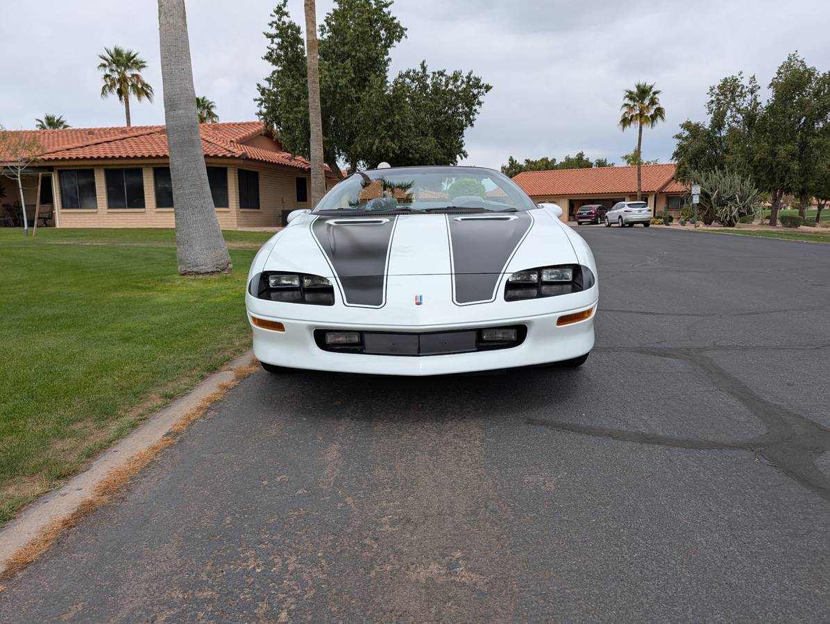 Chevrolet-camaro-z28-convertable-1995-white-3
