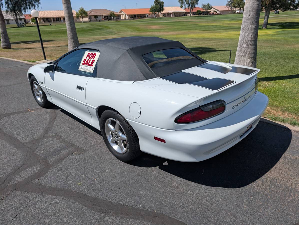 Chevrolet-camaro-z28-convertable-1995-white-4