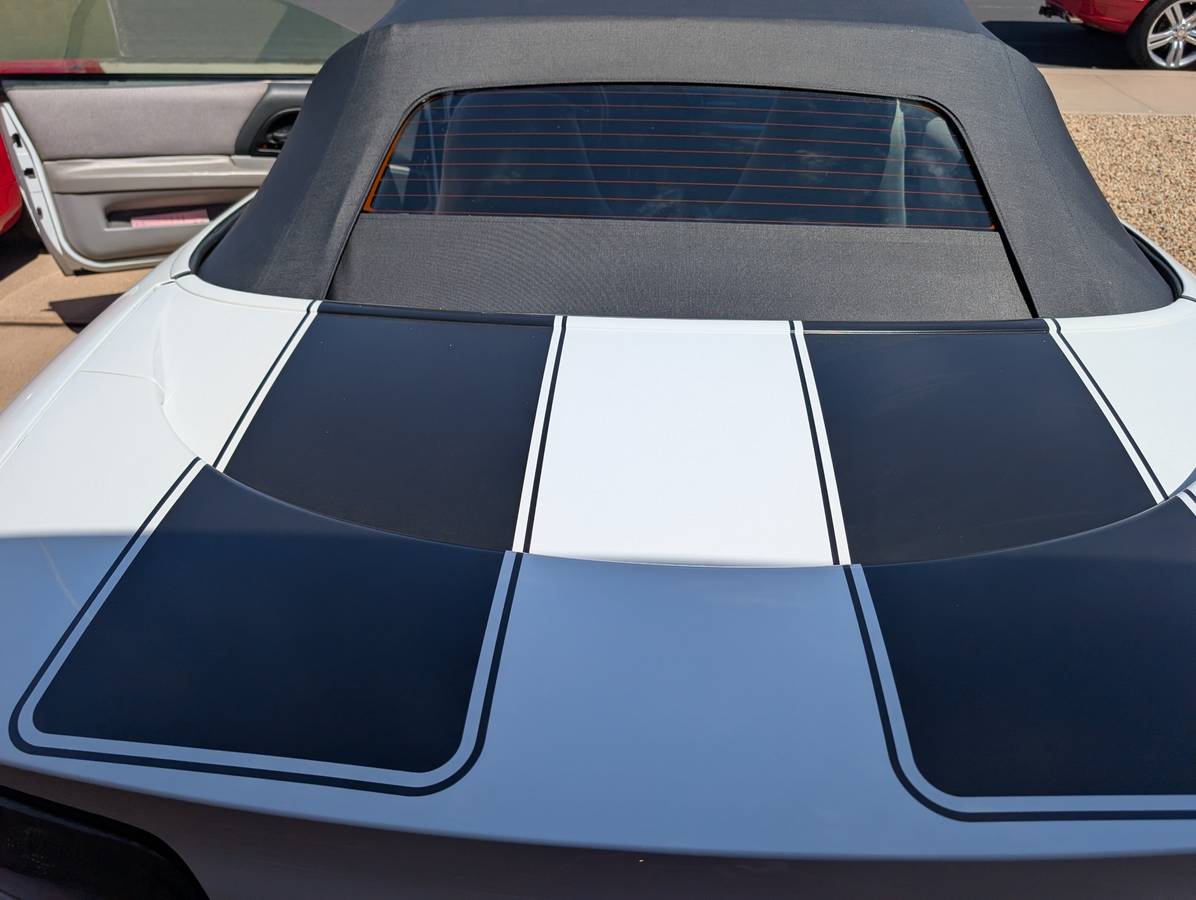 Chevrolet-camaro-z28-convertable-1995-white-5