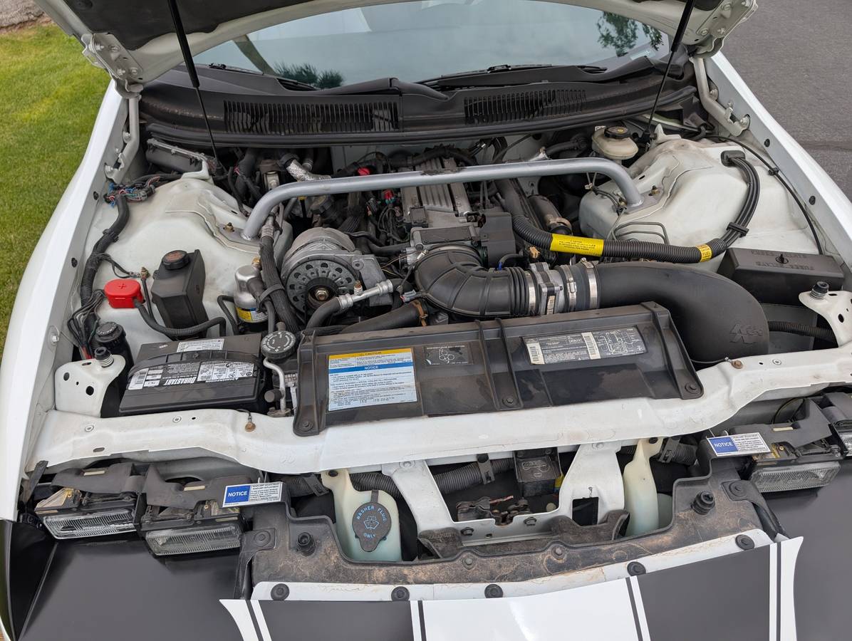 Chevrolet-camaro-z28-convertable-1995-white-9