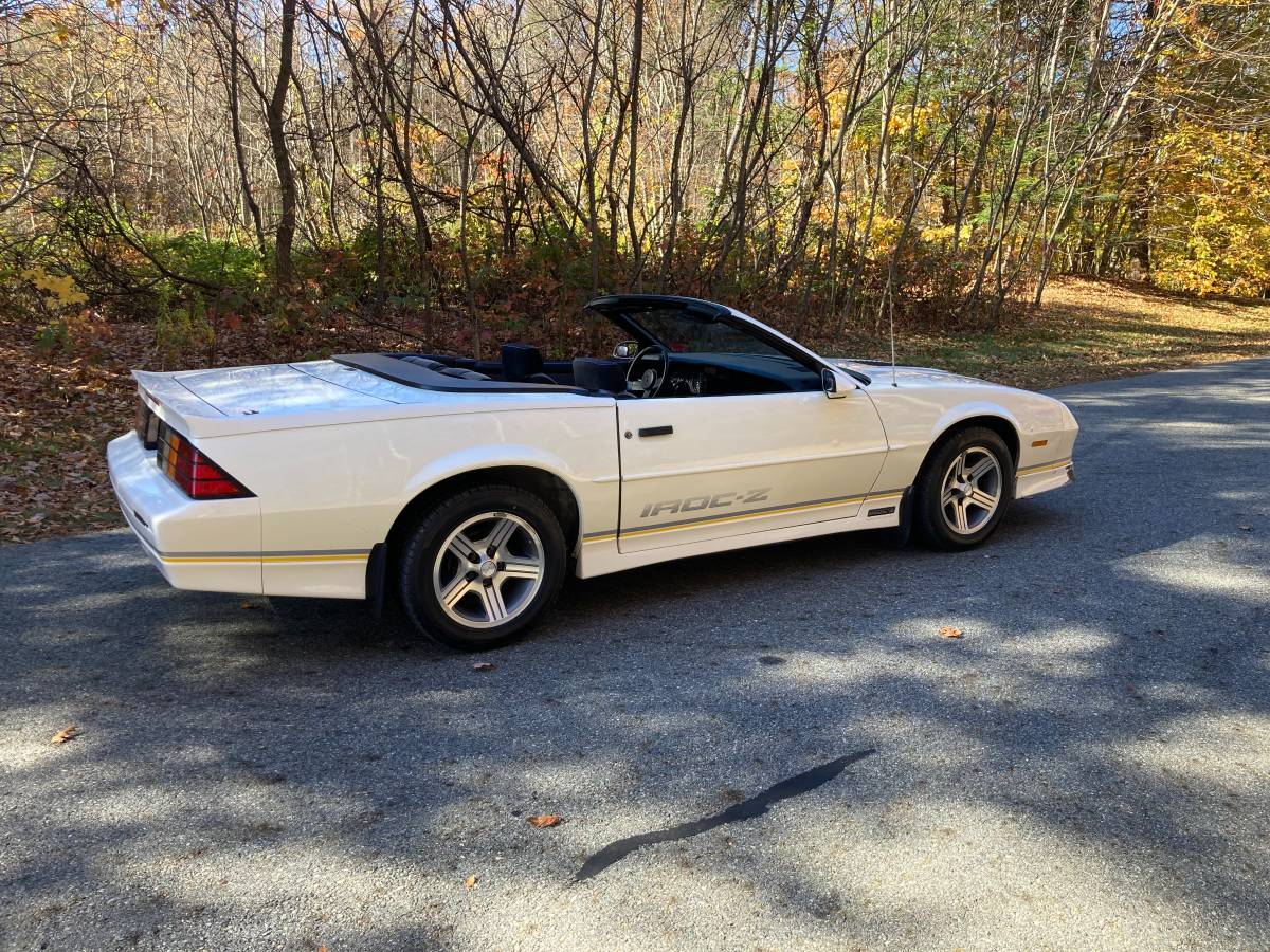 Chevrolet-camaro-z28-convertible-1988-white-3