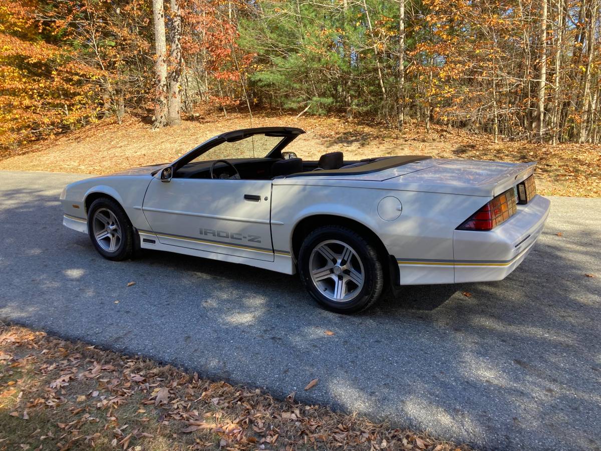 Chevrolet-camaro-z28-convertible-1988-white-4