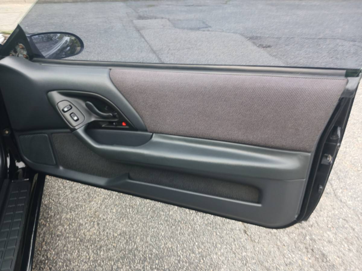 Chevrolet-camaro-z28-convertible-1994-black-13
