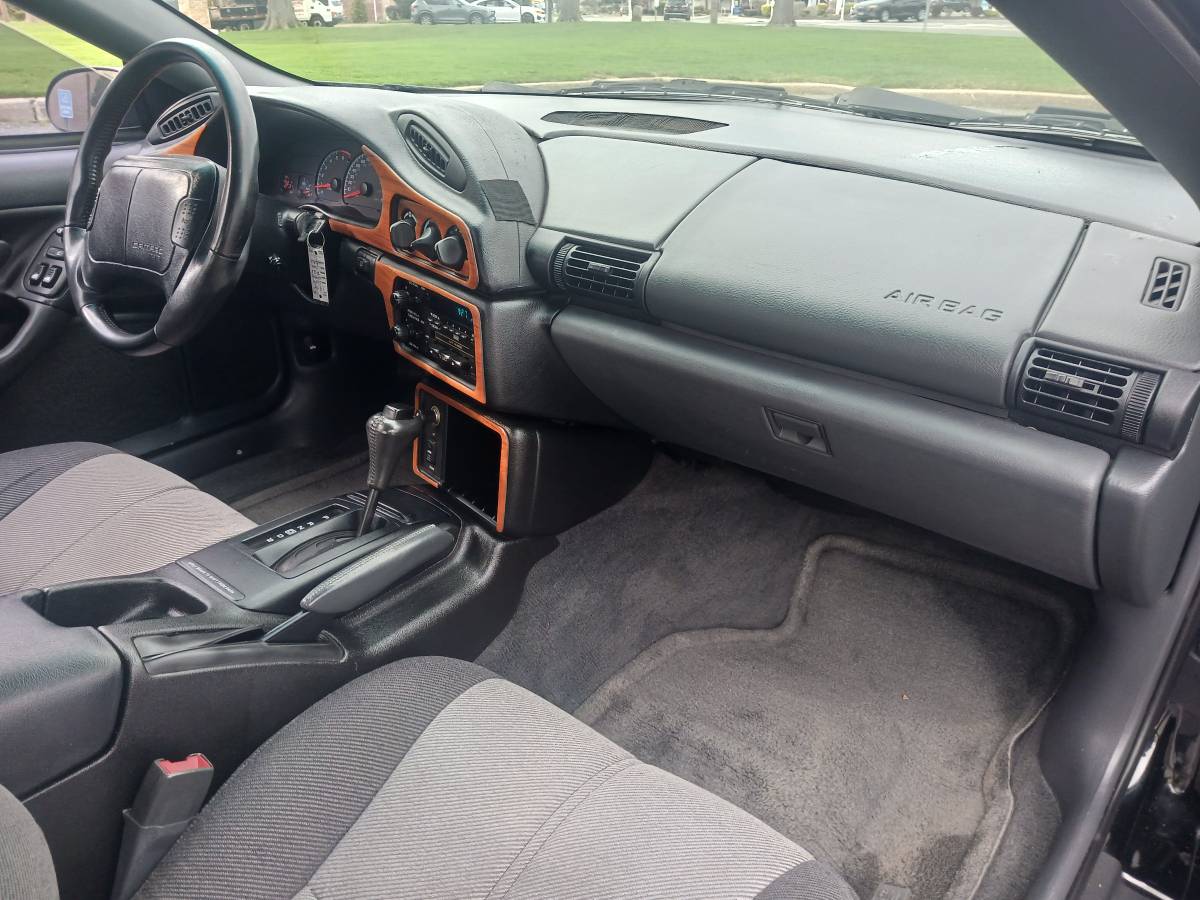 Chevrolet-camaro-z28-convertible-1994-black-14