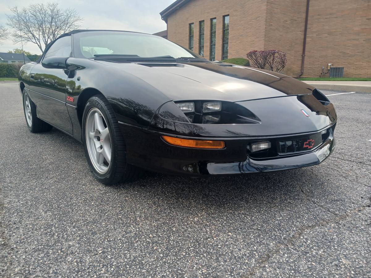 Chevrolet-camaro-z28-convertible-1994-black-2