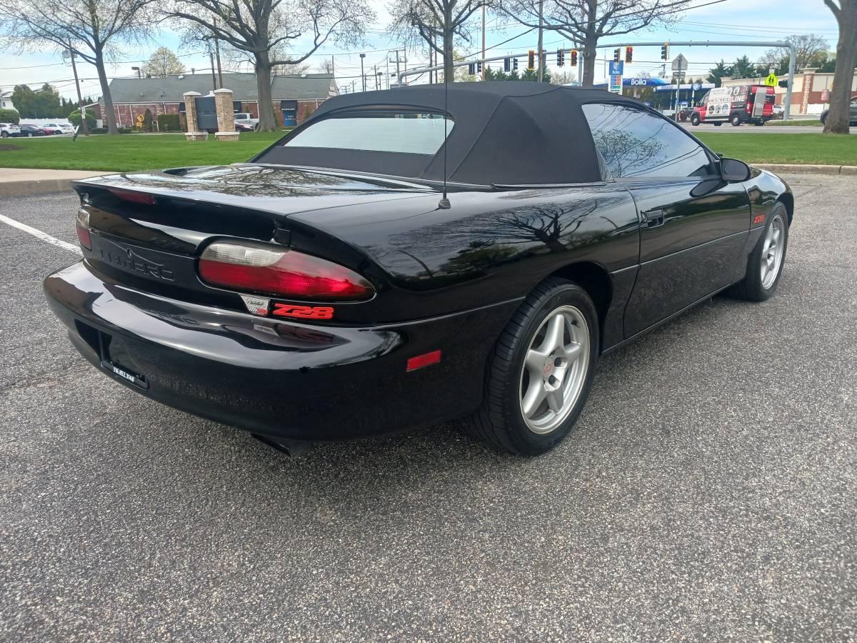 Chevrolet-camaro-z28-convertible-1994-black-9