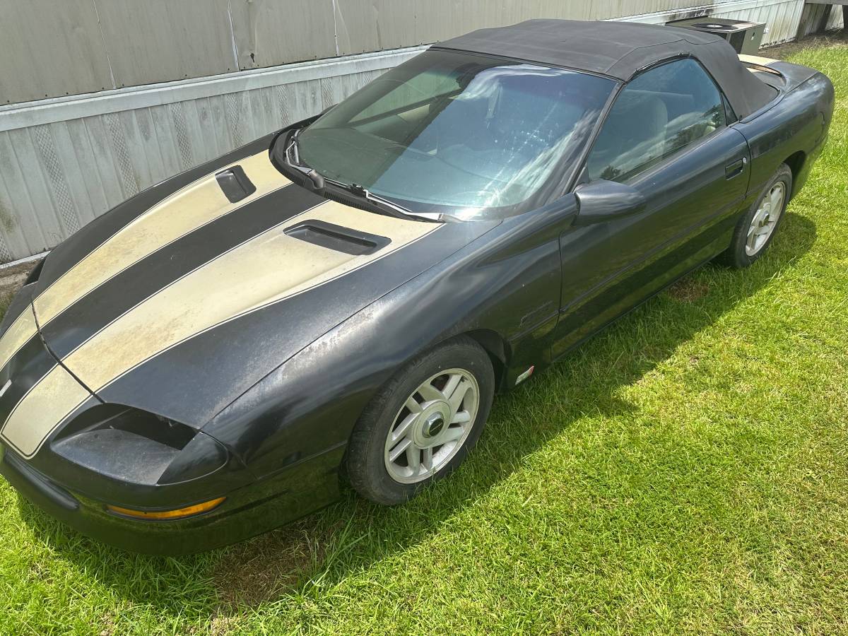 Chevrolet-camaro-z28-convertible-2d-1994-17
