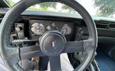 Chevrolet-camaro-z28-pace-car-1982-1
