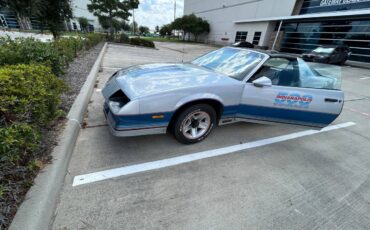 Chevrolet-camaro-z28-pace-car-1982-10