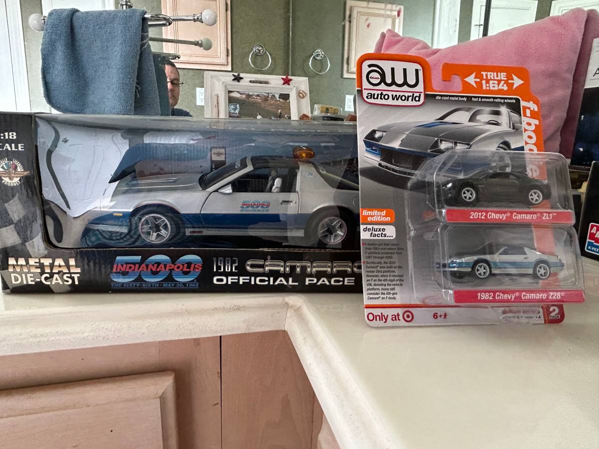Chevrolet-camaro-z28-pace-car-1982-14