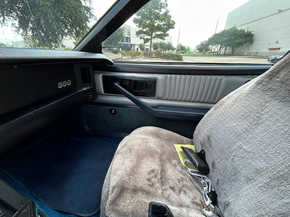 Chevrolet-camaro-z28-pace-car-1982-3