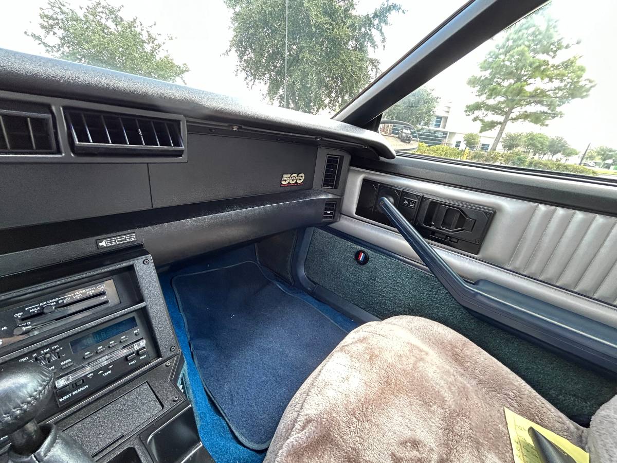 Chevrolet-camaro-z28-pace-car-1982-4