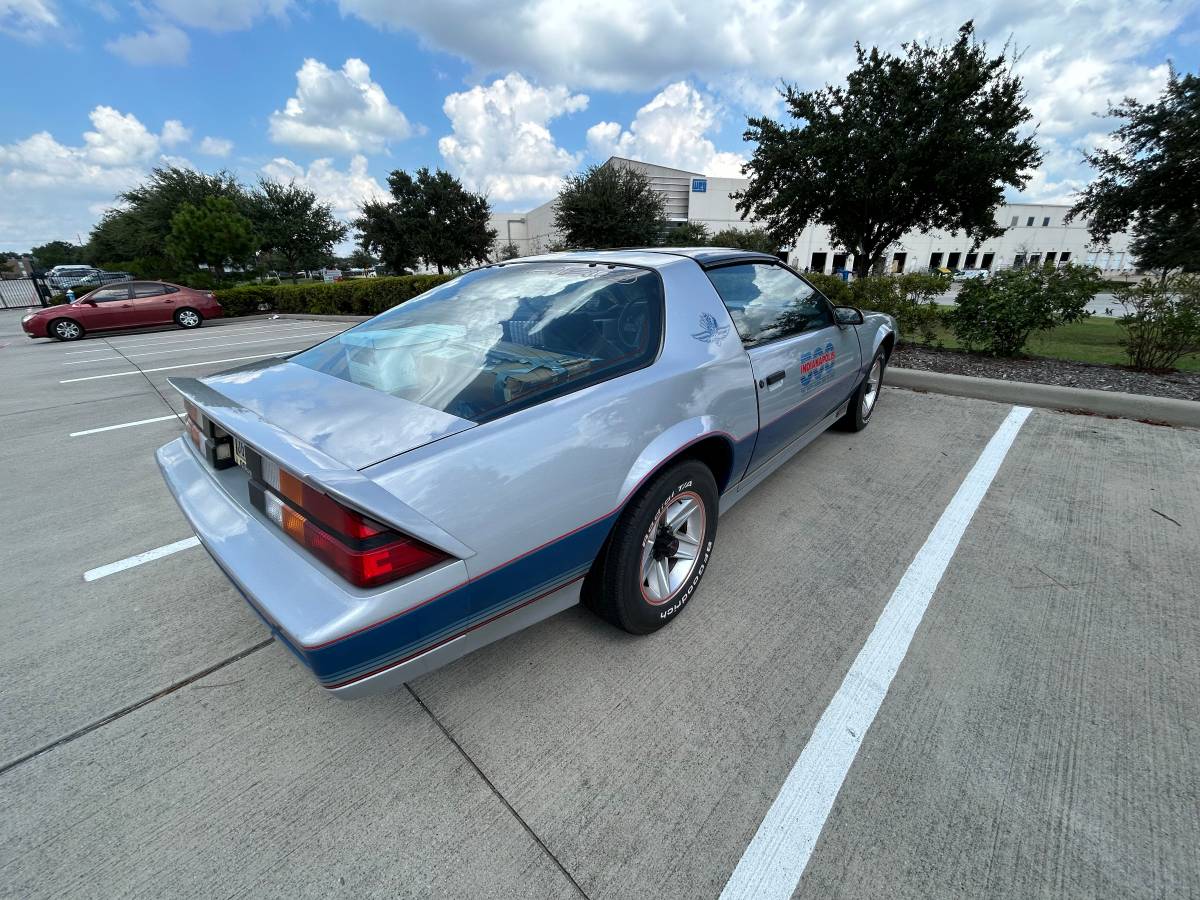 Chevrolet-camaro-z28-pace-car-1982-8