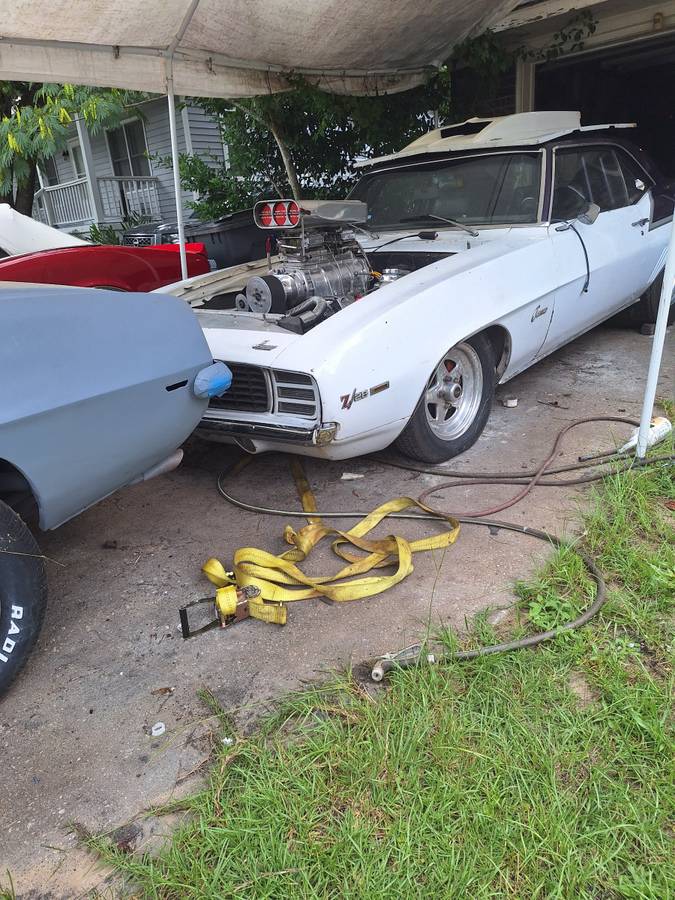 Chevrolet-camaro.-z28-1969-custom-1
