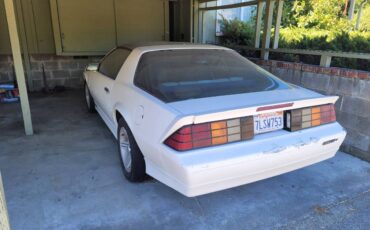 Chevrolet-camero-1988-white-1