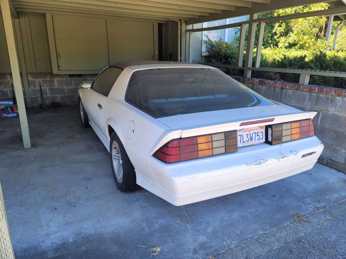 Chevrolet-camero-1988-white-1