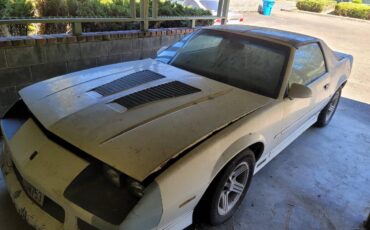 Chevrolet-camero-1988-white-4