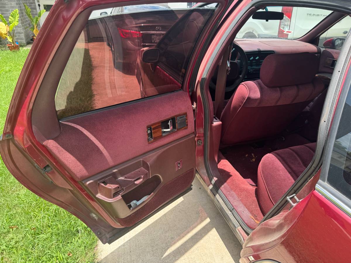 Chevrolet-cape-1994-red-8