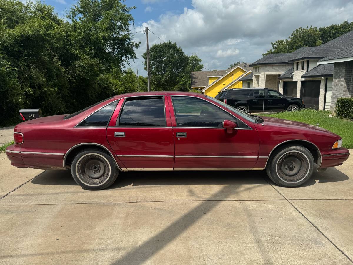 Chevrolet-cape-1994-red