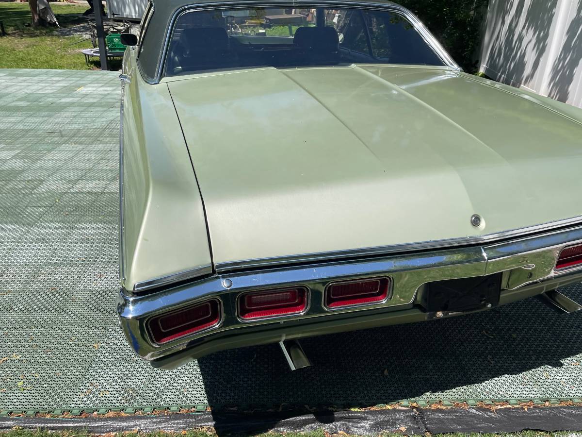 Chevrolet-caprice-1969-green-11