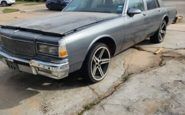 Chevrolet-caprice-1985-grey-1