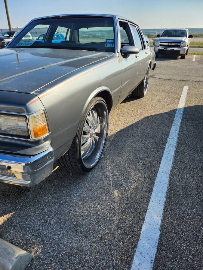 Chevrolet-caprice-1985-grey-6