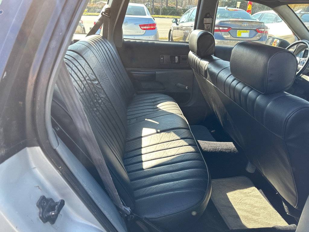 Chevrolet-caprice-1991-grey-12