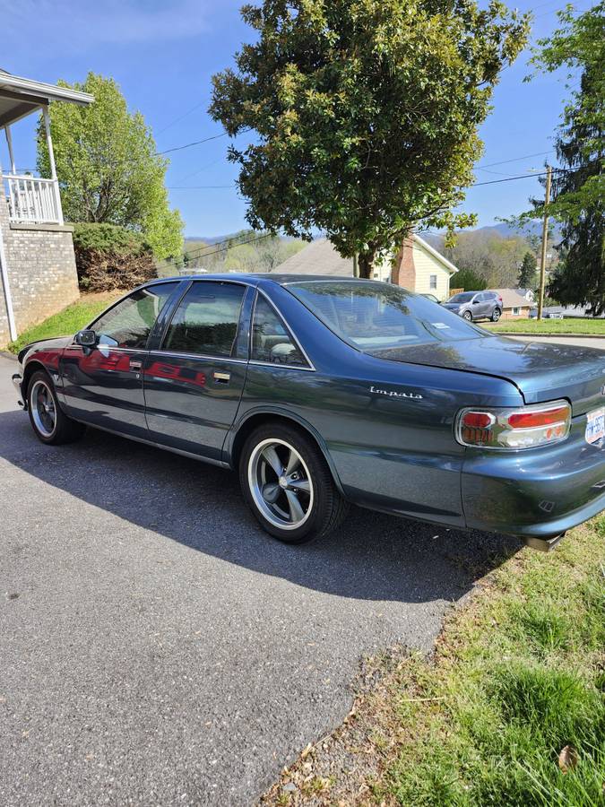 Chevrolet-caprice-1993-blue-1