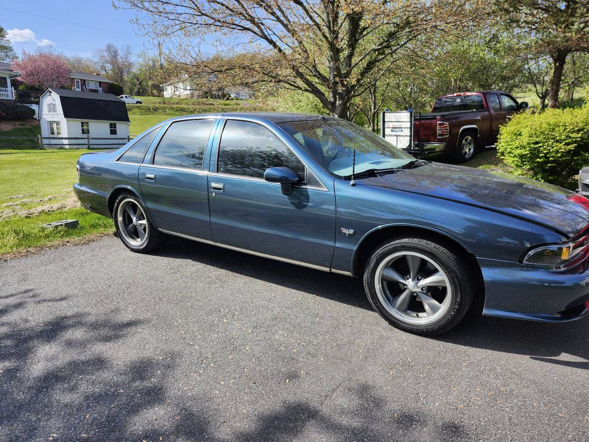 Chevrolet-caprice-1993-blue