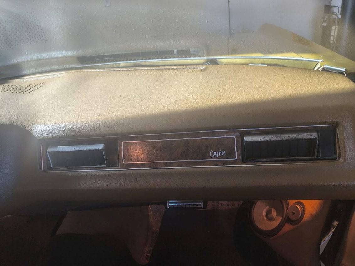Chevrolet-caprice-classic-1971-8