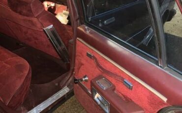 Chevrolet-caprice-classic-1984-red-13