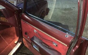 Chevrolet-caprice-classic-1984-red-15
