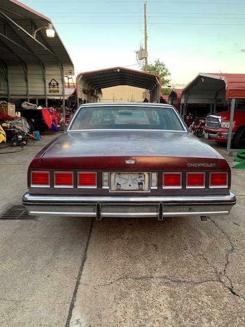 Chevrolet-caprice-classic-1984-red-2