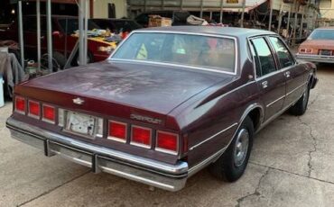 Chevrolet-caprice-classic-1984-red-3