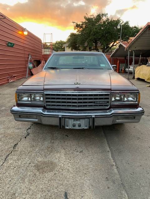 Chevrolet-caprice-classic-1984-red-4