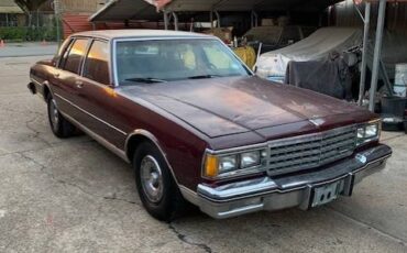 Chevrolet-caprice-classic-1984-red-5