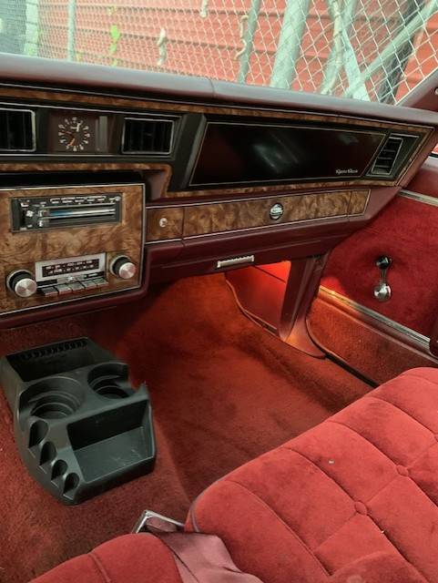 Chevrolet-caprice-classic-1984-red-7