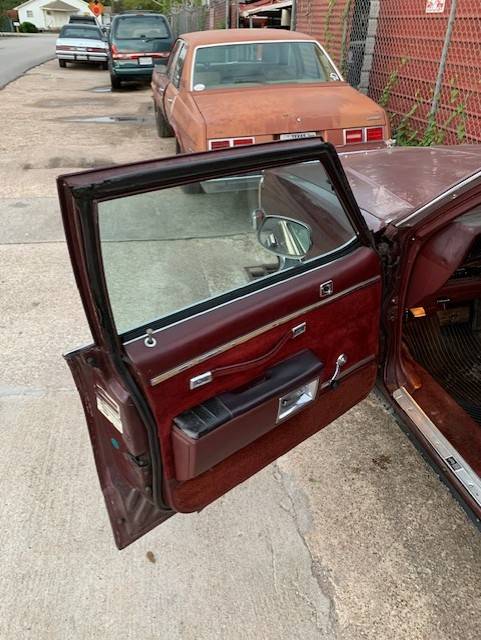 Chevrolet-caprice-classic-1984-red-8