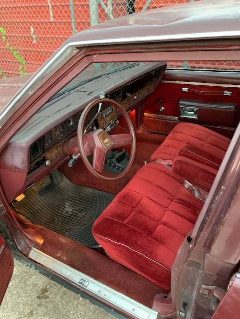 Chevrolet-caprice-classic-1984-red-9