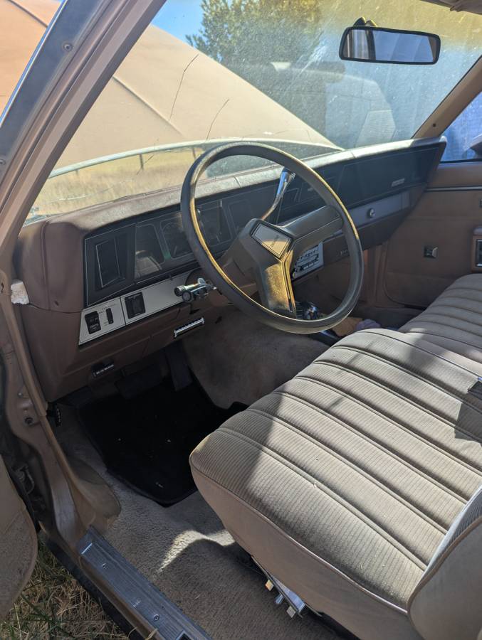 Chevrolet-caprice-classic-1985-brown-7