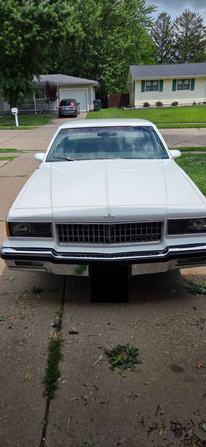 Chevrolet-caprice-classic-1986-white-2