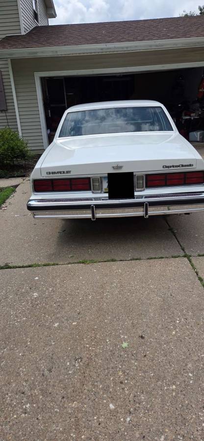 Chevrolet-caprice-classic-1986-white-3