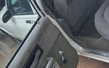 Chevrolet-caprice-classic-1986-white-4
