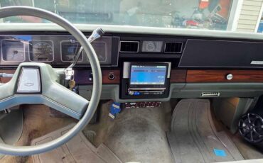 Chevrolet-caprice-classic-1986-white-8