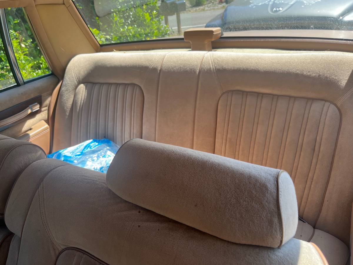 Chevrolet-caprice-classic-1988-brown-1
