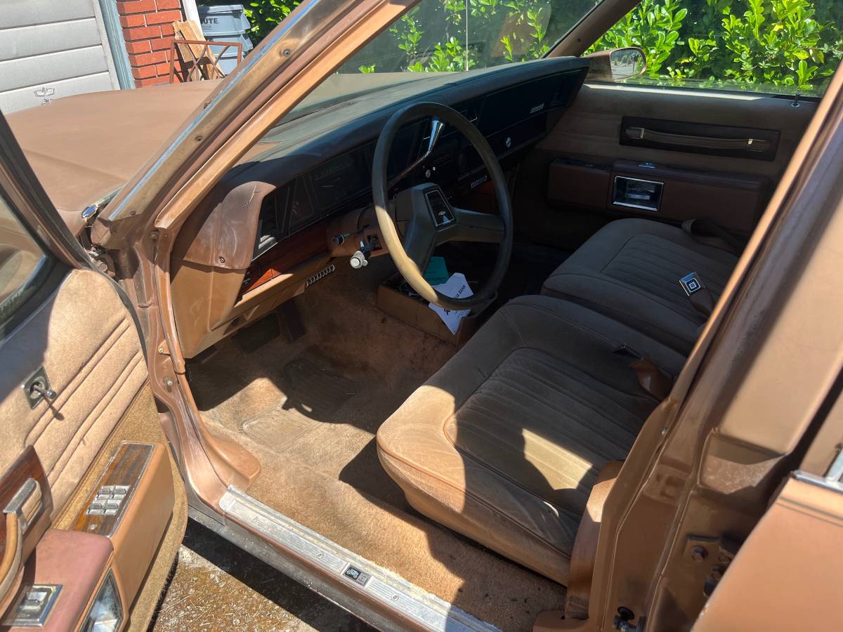 Chevrolet-caprice-classic-1988-brown-5