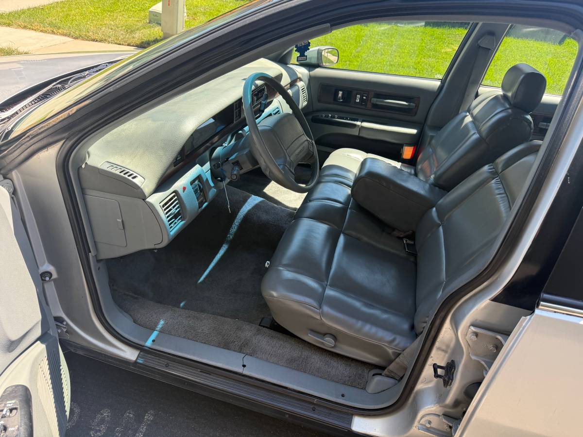 Chevrolet-caprice-classic-1991-silver-12