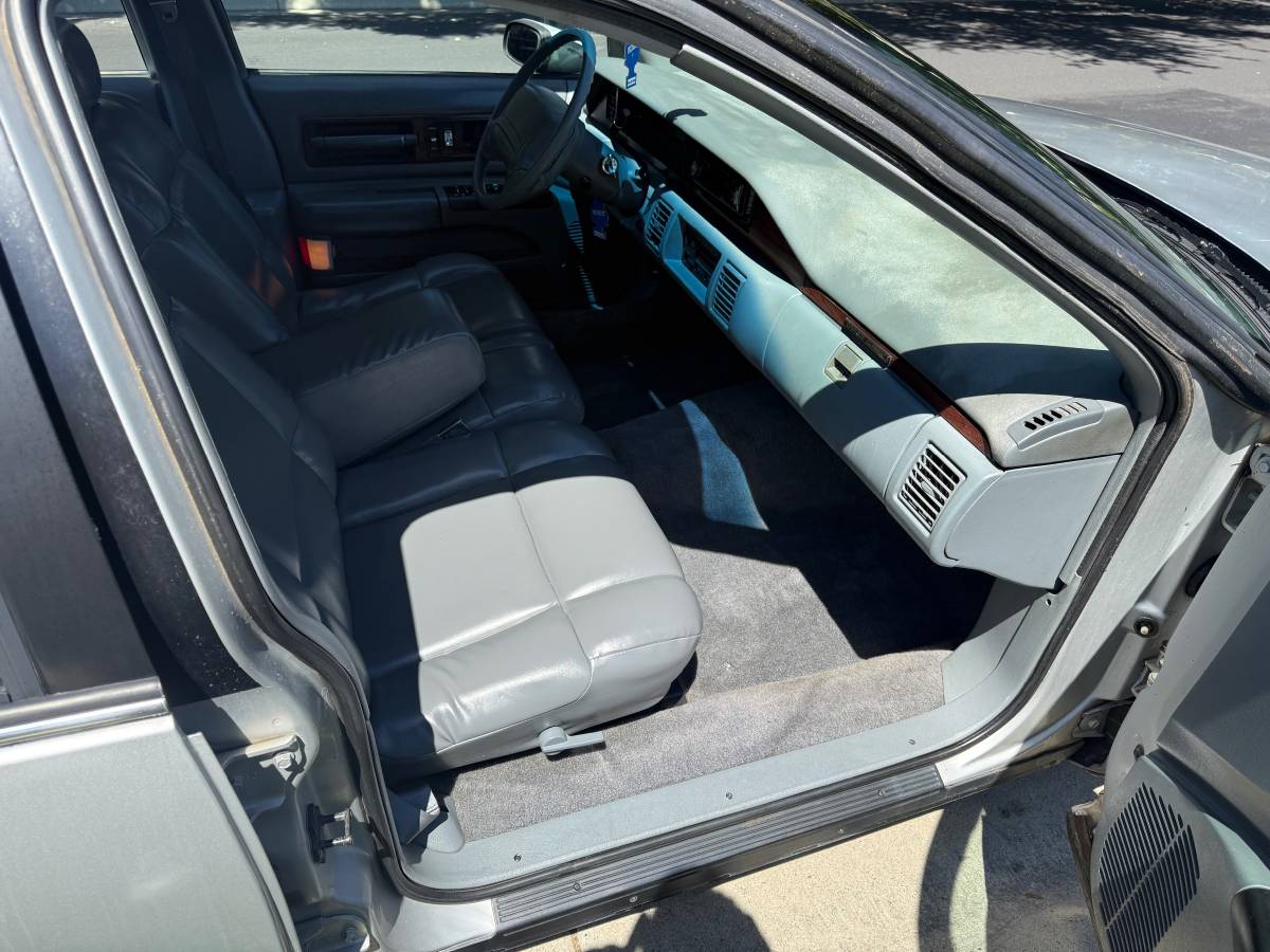 Chevrolet-caprice-classic-1991-silver-17