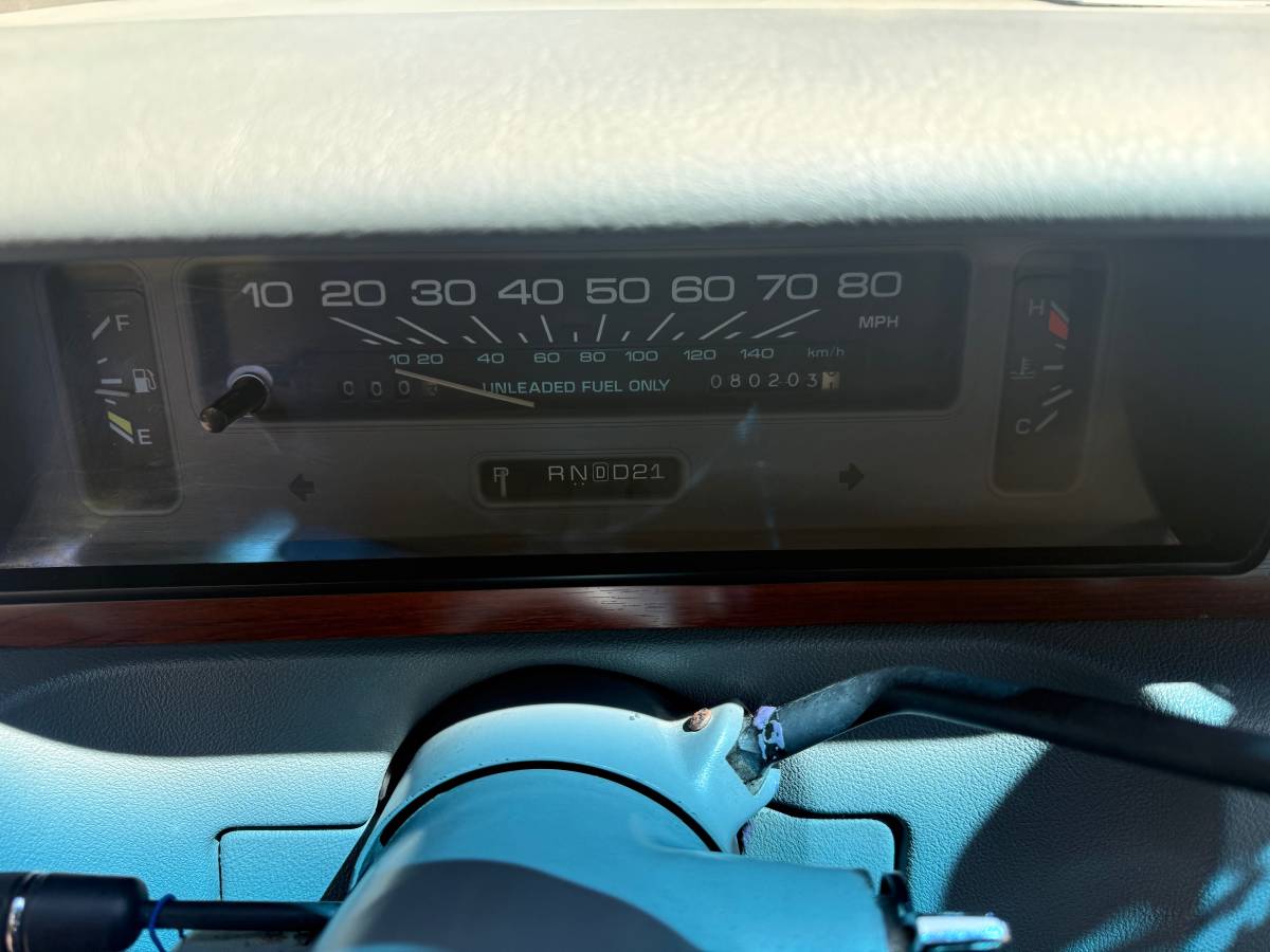 Chevrolet-caprice-classic-1991-silver-18