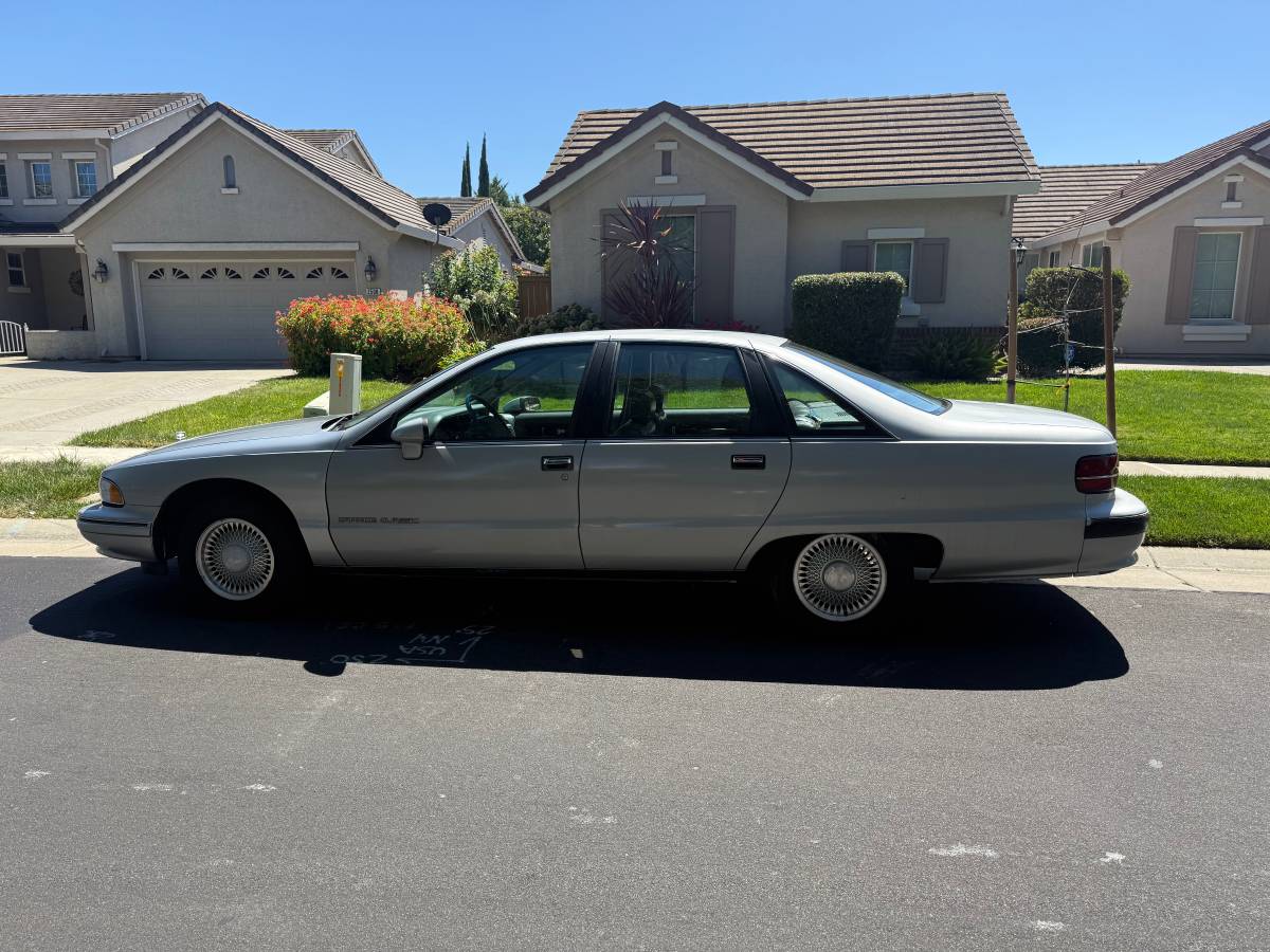 Chevrolet-caprice-classic-1991-silver-6